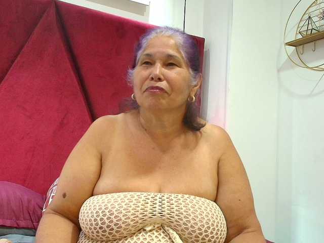 girl-amada live cam on BongaCams