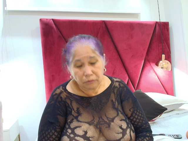 girl-amada live cam