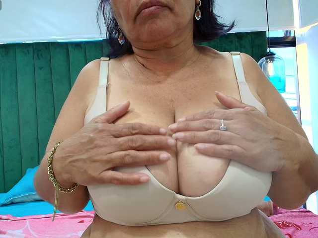girl-amada live cam on BongaCams