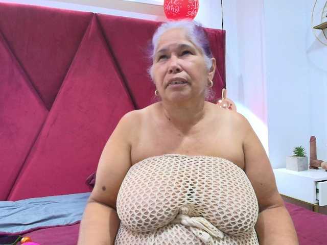 girl-amada live cam on BongaCams