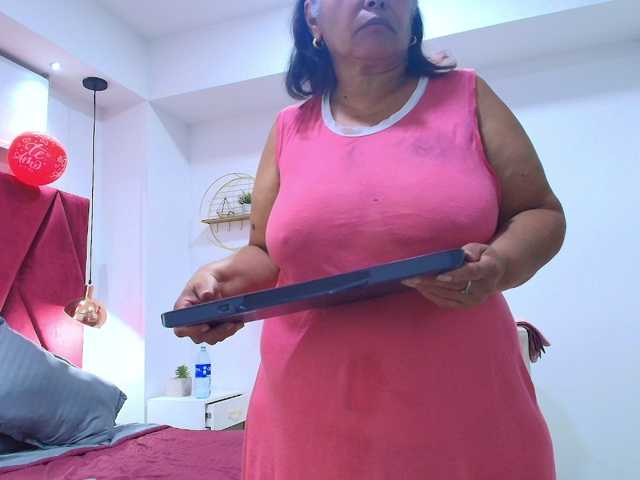girl-amada live cam preview