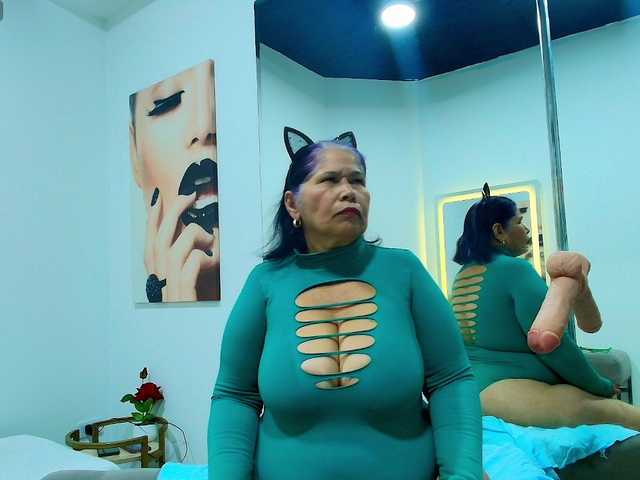 girl-amada live webcam show