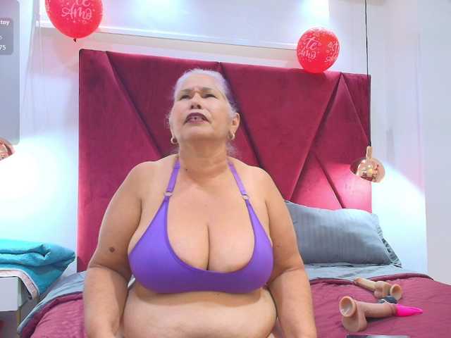 girl-amada live cam preview