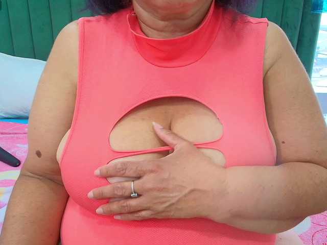 girl-amada live cam on BongaCams