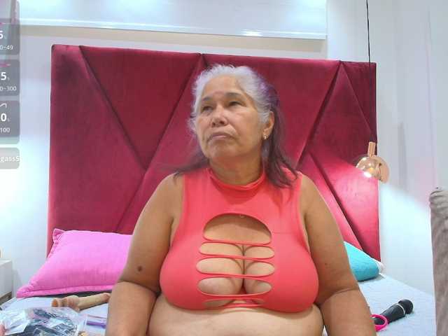 girl-amada live cam preview