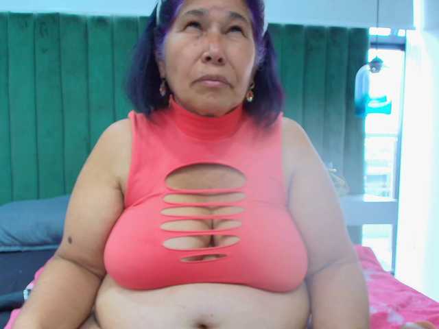 girl-amada live cam on BongaCams