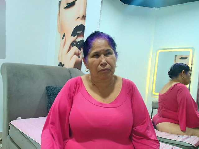girl-amada live cam on BongaCams