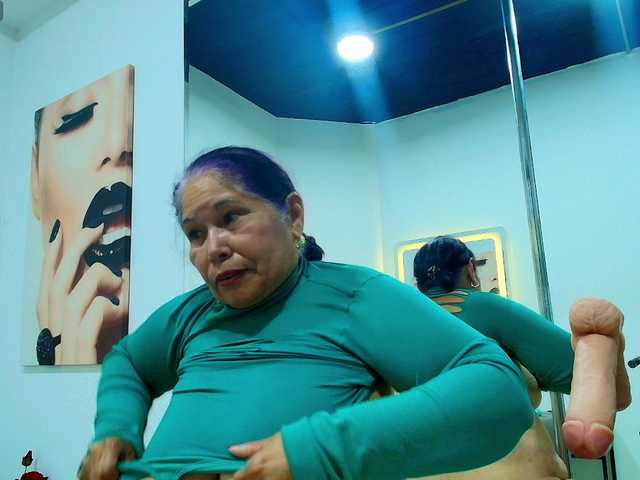 girl-amada live cam on BongaCams