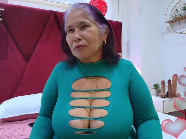 girl-amada live cam preview