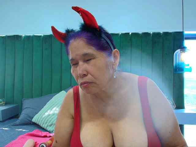 girl-amada webcam