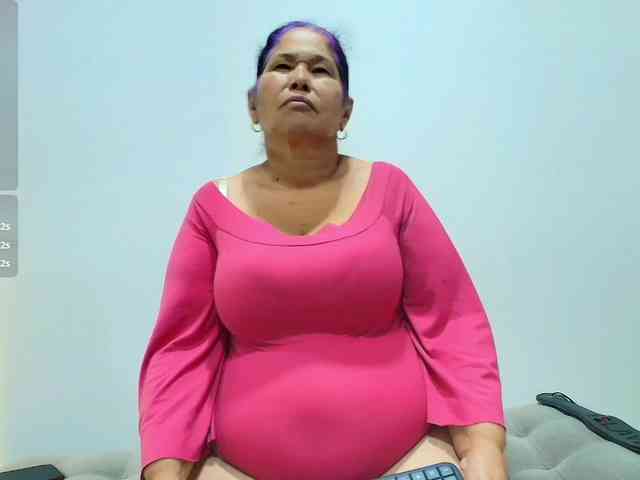 Girl-amada's cam show statistics and live stream