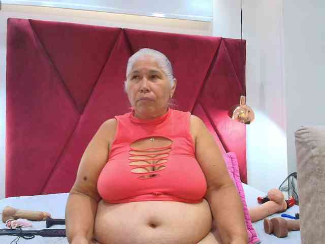 Modèle: girl-amada