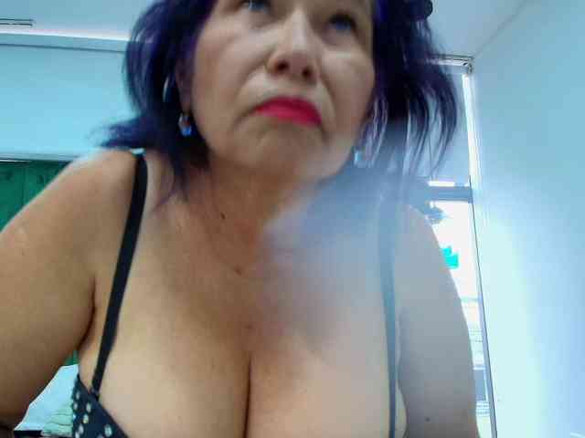 girl-amada Live Webcam on BongaCams