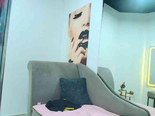 Girl-amada's cam show statistics and live stream