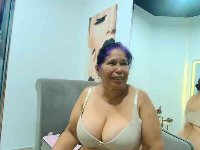 Modèle: girl-amada