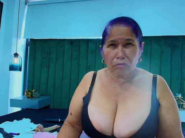 Modèle: girl-amada