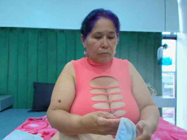 girl-amada Live Webcam on BongaCams