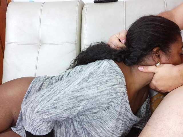 le modèle karen_milf est en webcam porno dans un show sur le site bongacams, il possède les tags suivants: Latino/Hispanic,Brunette,Trimmed
