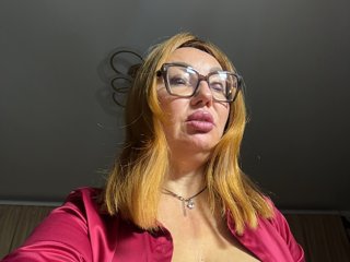 Pink-Lips Porn Show