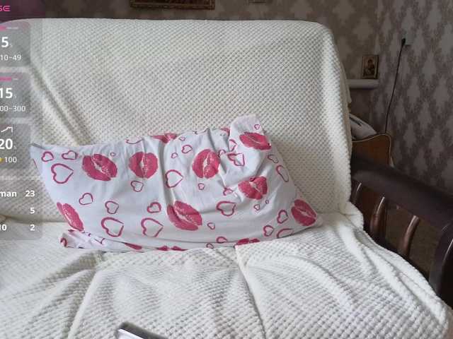 Pink-Lips live webcam show