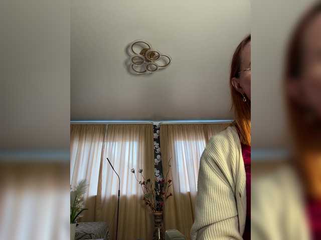 Pink-Lips live cam
