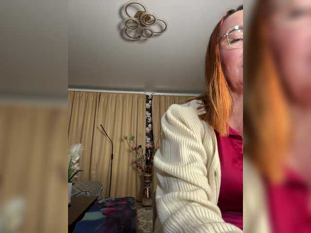 Pink-Lips live cam