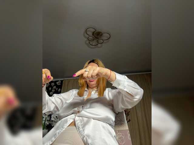Pink-Lips, live now on BongaCams