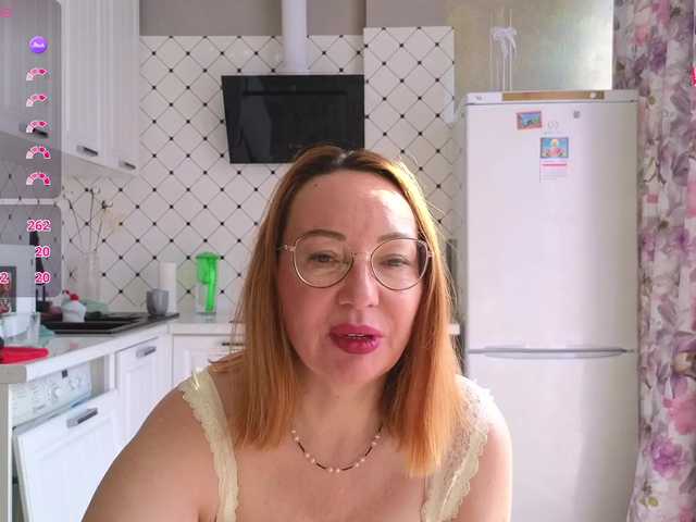 Pink-Lips's BongaCams show and profile