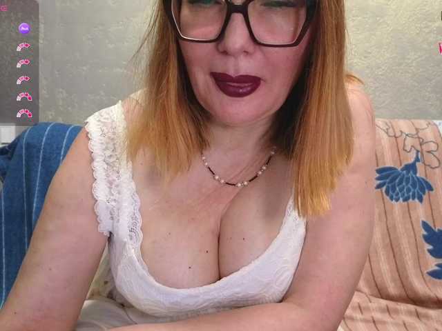 Pink-Lips's BongaCams show and profile