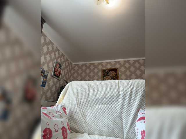 Pink-Lips live webcam show