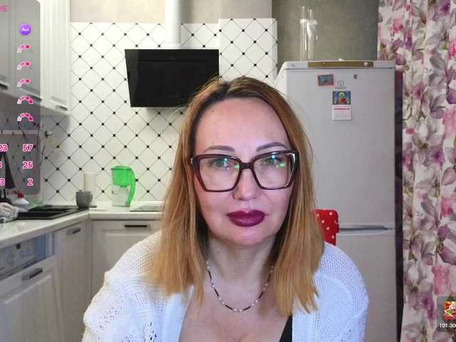 Pink-Lips's BongaCams show and profile