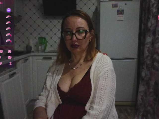 Pink-Lips's BongaCams show and profile