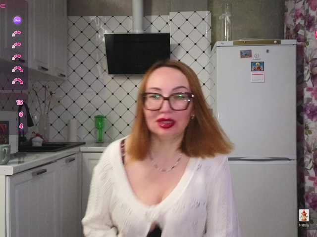 Pink-Lips's BongaCams show and profile