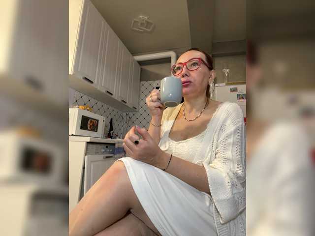 Pink-Lips's BongaCams show and profile