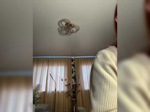 Pink-Lips live cam