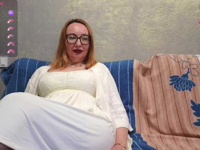 Pink-Lips's BongaCams show and profile