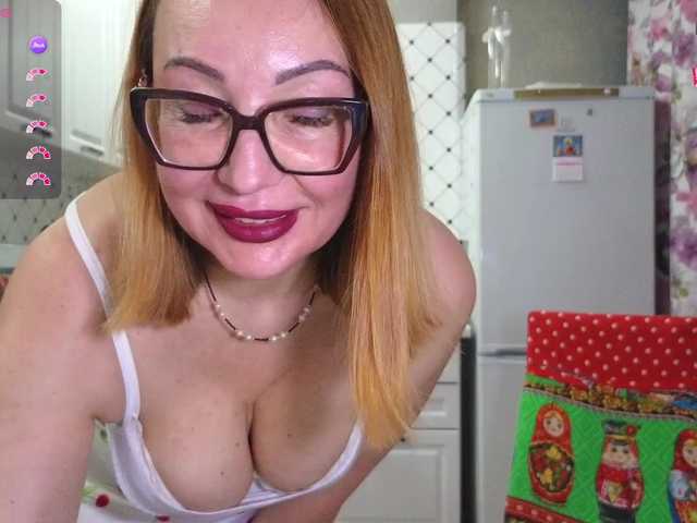 Pink-Lips's BongaCams show and profile