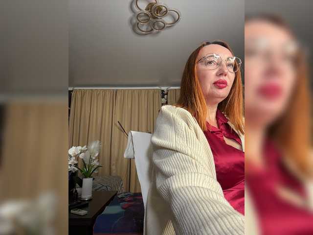 Pink-Lips live cam