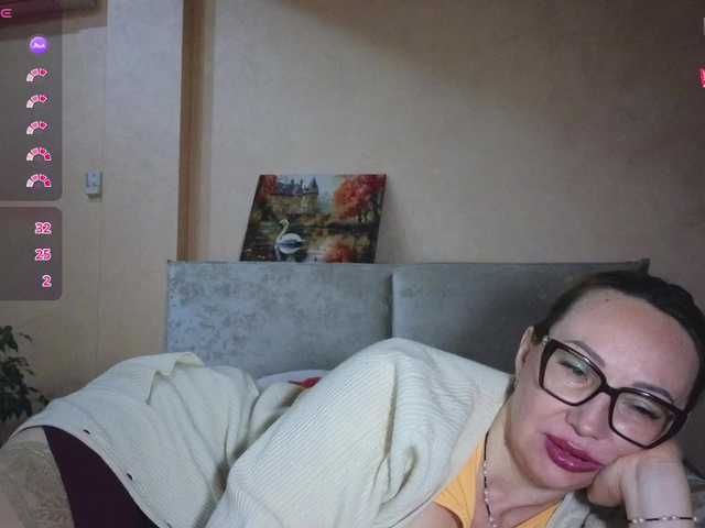Pink-Lips's BongaCams show and profile