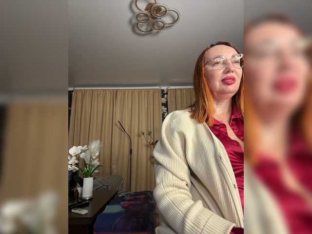 Pink-Lips live cam