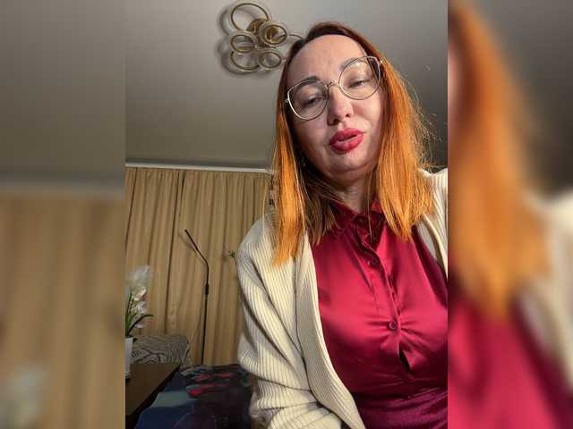 Pink-Lips live cam