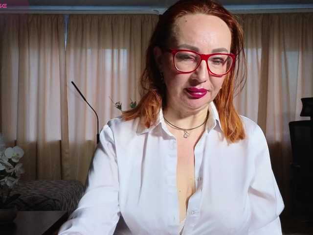 Pink-Lips live cam preview