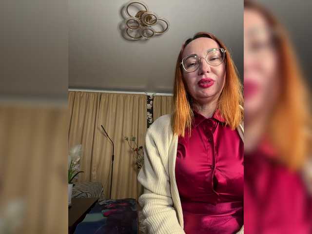 Pink-Lips live cam