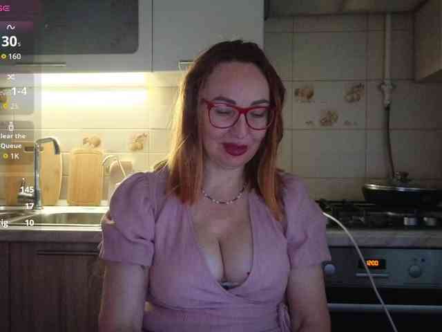 Pink-Lips Sex Cam Show