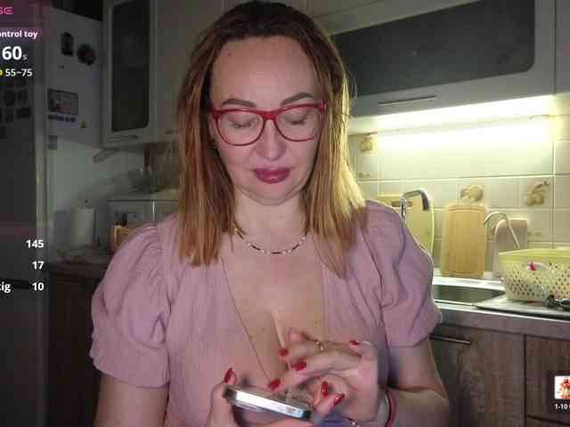 Pink-Lips Sex Cam Show