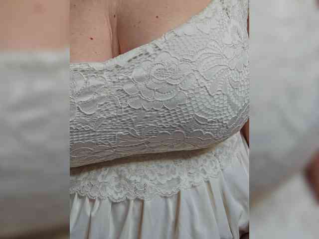 Pink-Lips Sex Cam Show