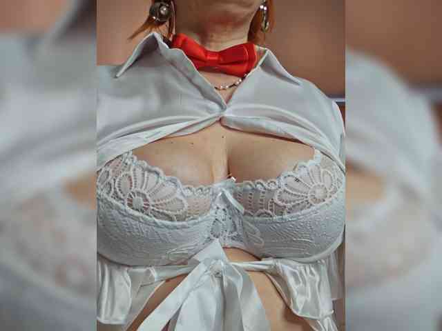 Pink-Lips Sex Cam Show
