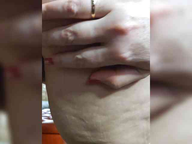 Pink-Lips webcam