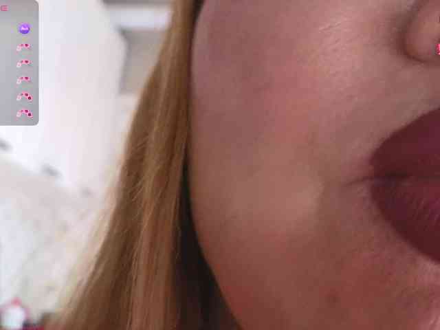 Pink-Lips webcam