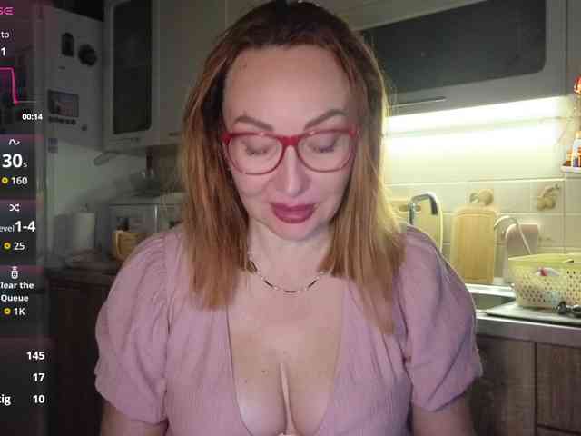 Pink-Lips Sex Cam Show